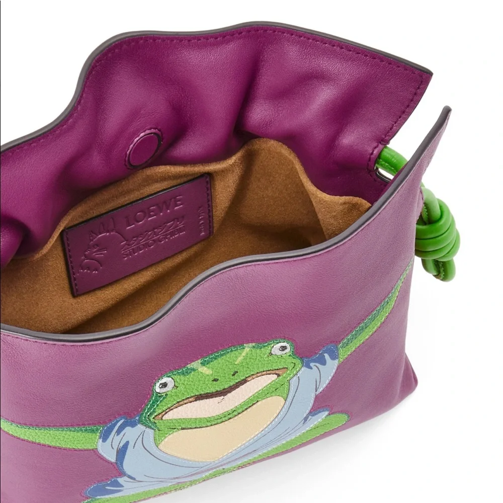 Loewe X Spirited Away Aogaeru Flamenco Frog Clutch - Picture 8 of 8